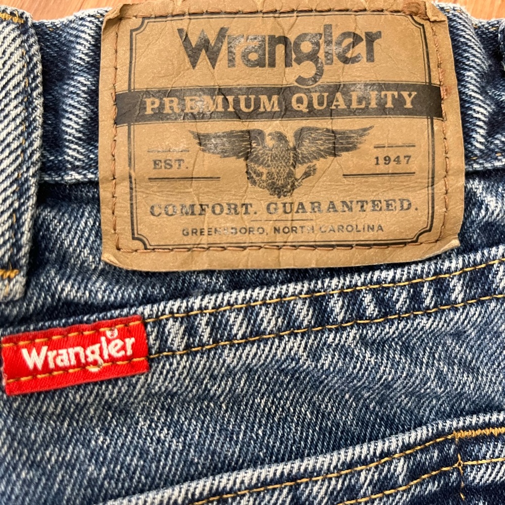 Men’s wrangler jeans, 36 x 30 - Picture 2 of 4